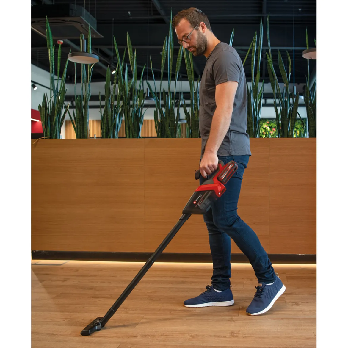 Akku-Handstaubsauger TE-HV 18/06 Liohne Akku u. Ladegerät