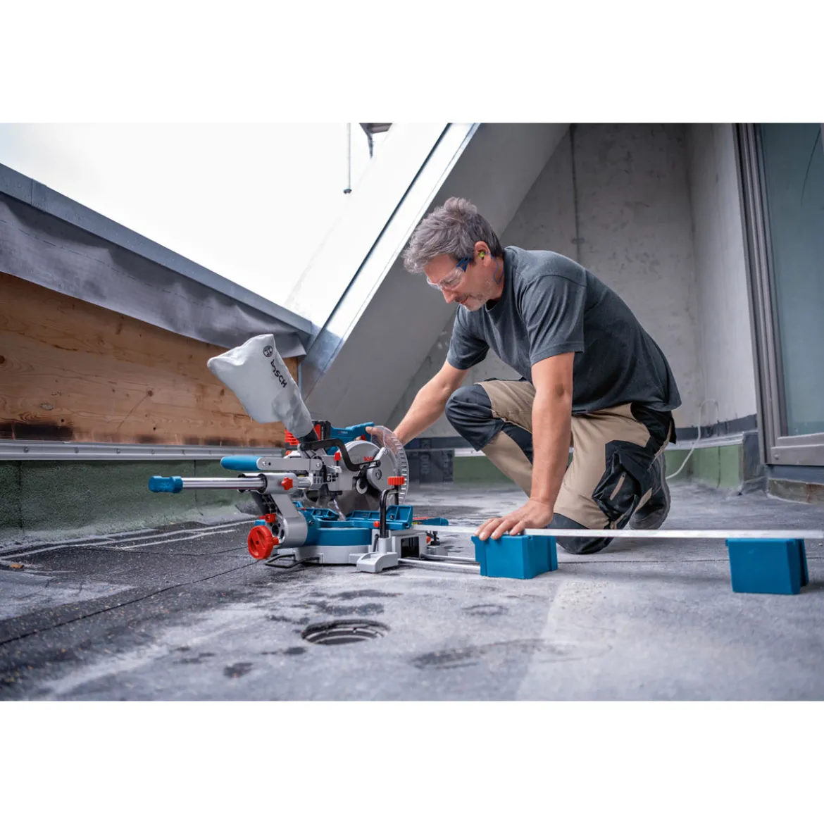 Bosch Professional Akku Kapp- und Gehrungssäge Biturbo GCM 18V-216 D