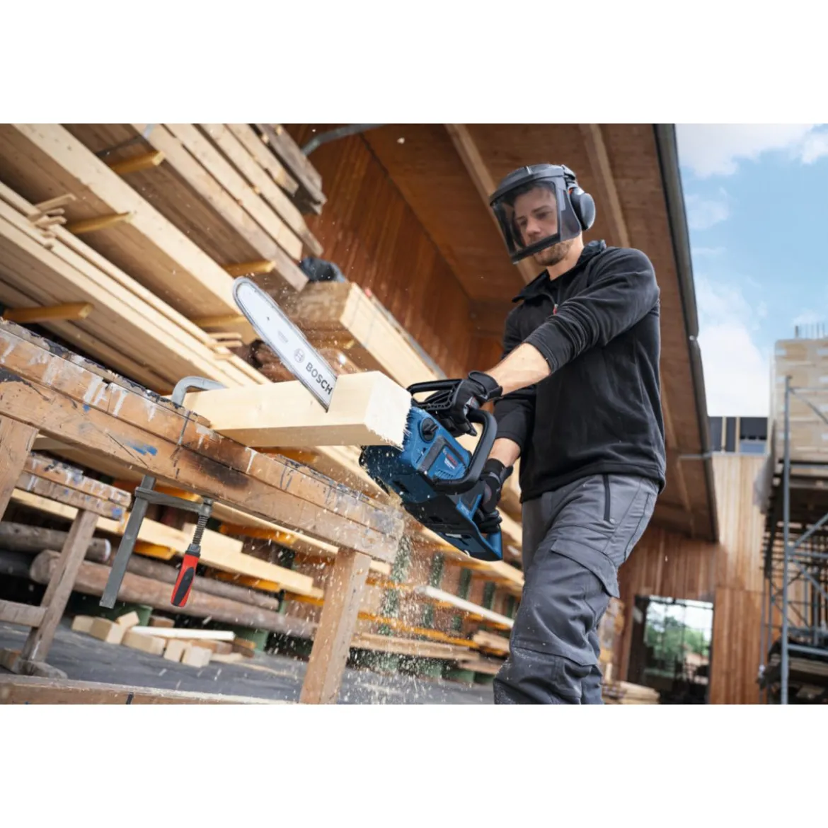 Bosch Professional Akku-Kettensäge GKE 18V-40