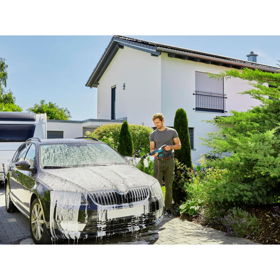 GardenaAkku-Mitteldruckreiniger AquaClean 24/18 V P4A Solo