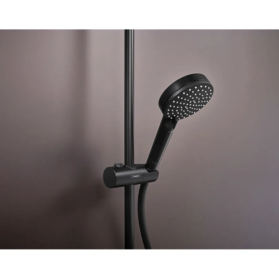 Hansgrohe Duschsystem Vernis Shape mit Thermostat mattschwarz