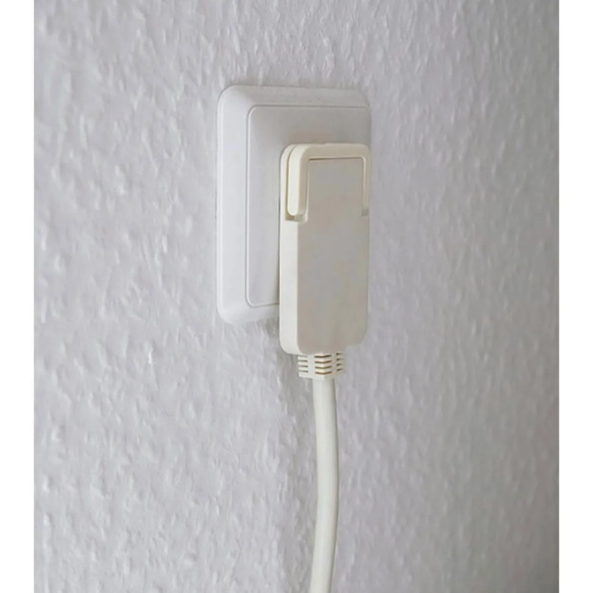 Qualitaets-Verlaengerungskabel mitFlachstecker 3m H05VV-F3G1,5 weiss