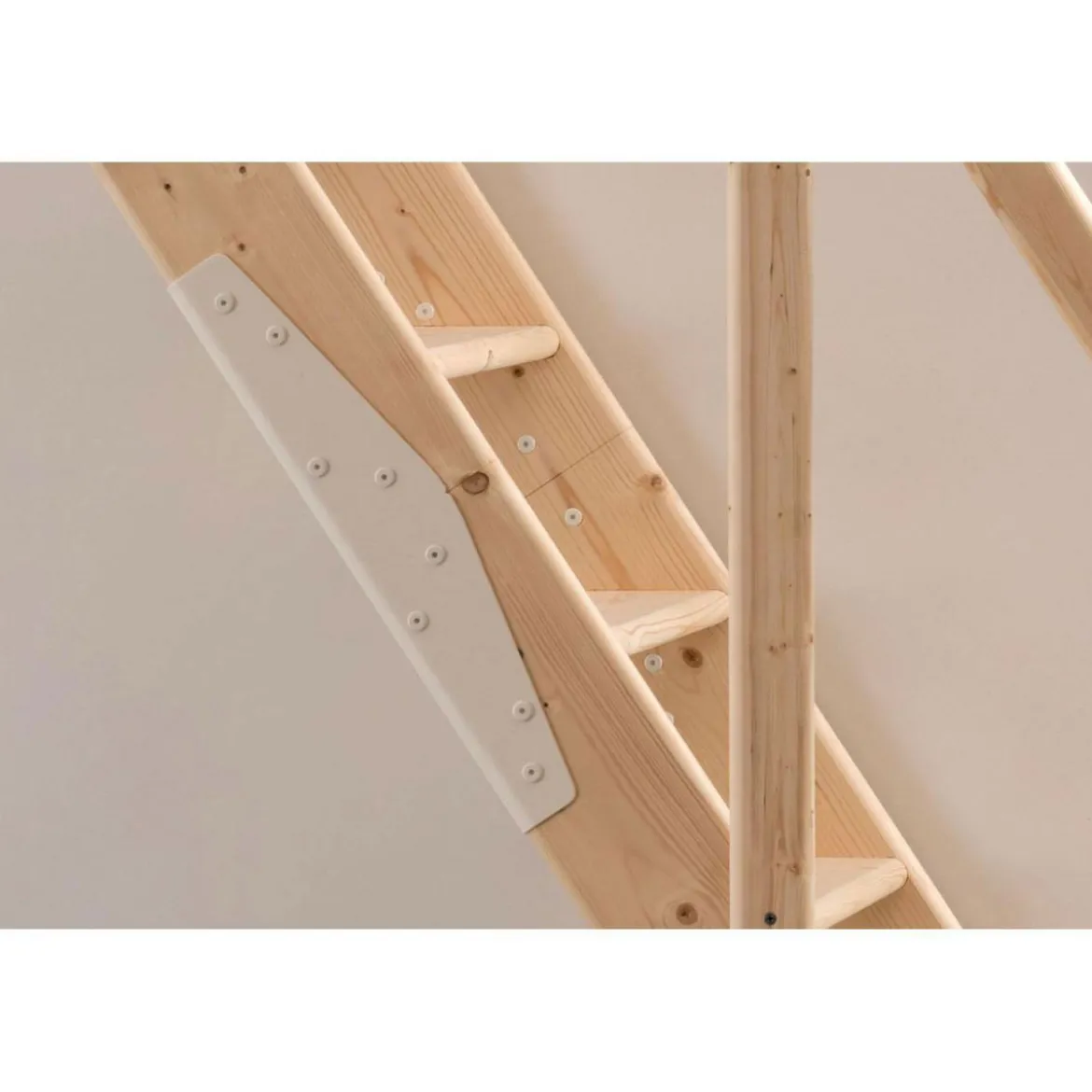 Raumspartreppe Kiel Fichte, 12 Stufeninkl. Gelaender GH bis 283,5 cm