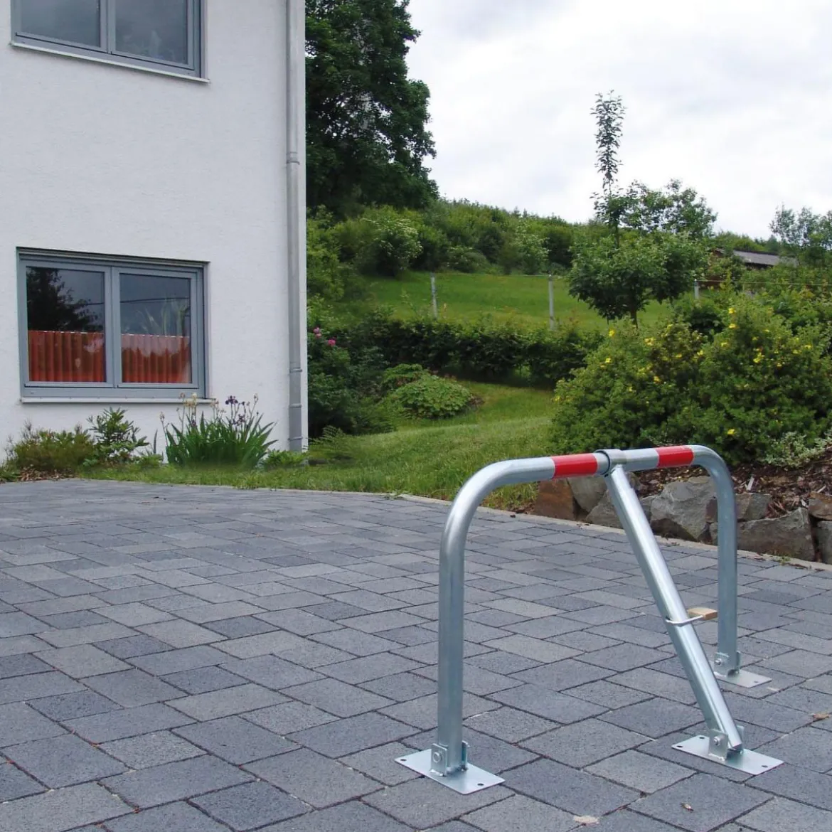 Schellenberg Parkbügel mit Schloss verzinkt