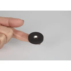 Suki Magnet Neodym mit Senkbohrung Ø 32 x 6 mm, gummiert, schwarz